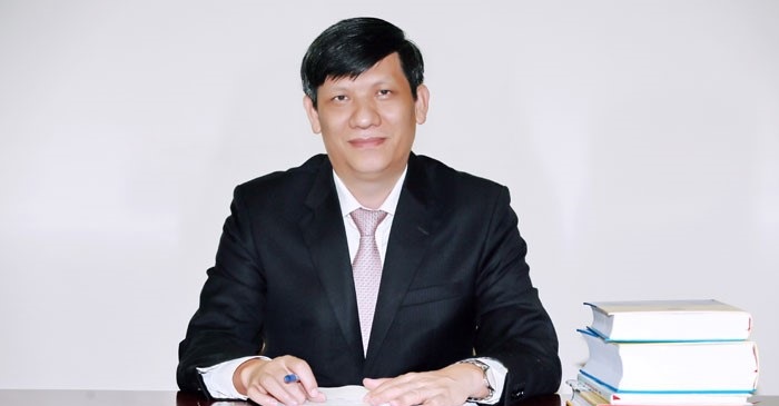 Máy thở đầu tiên do Vingroup sản xuất đã chuyển đến Bộ Y tế