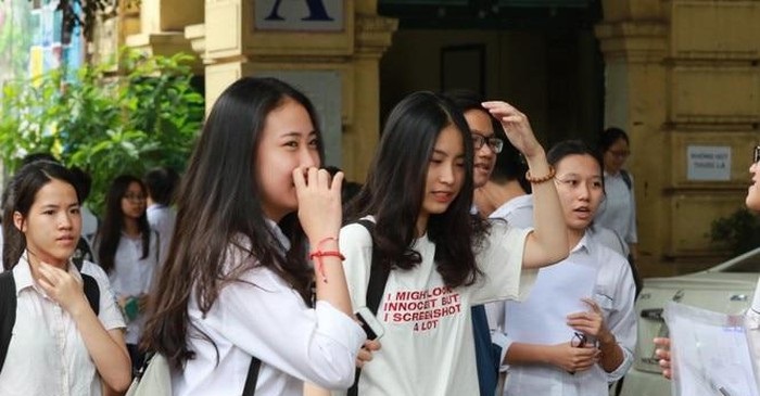 Tỉnh đầu tiên cho học sinh lớp 9 và 12 đi học lại từ 20/4