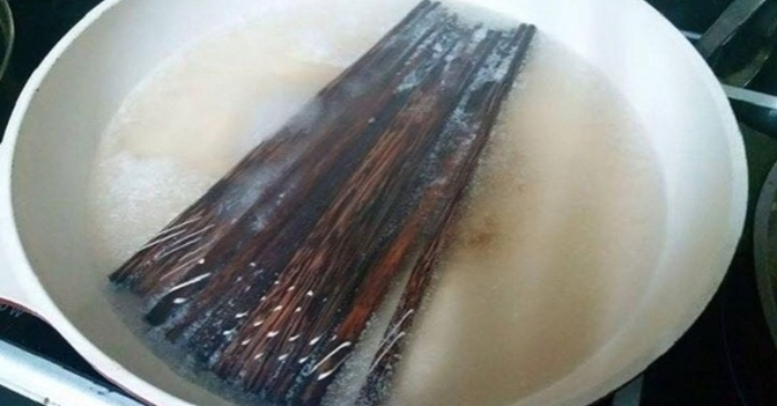 Bị ung thư gan có thể do bạn làm sạch đũa sai cách, dùng quá lâu
