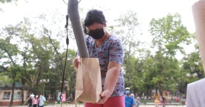 Tạm dừng ‘ATM gạo’ sau 4 ngày hoạt động do chen lấn
