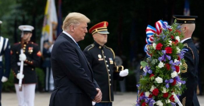 Ông Trump lên Twitter gọi lại tên ‘virus Trung Quốc’