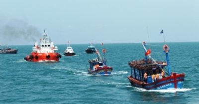 Tìm tàu ngoại quốc đâm tàu cá Bình Thuận làm 6 người rơi xuống biển