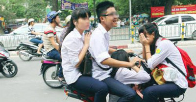 Giấy phép lái xe hạng A0: Học sinh hết ‘vô tư’ chạy xe đạp điện