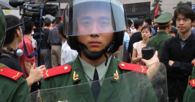 Điểm tin thế giới sáng 25/9: Nghị sỹ Mỹ kêu gọi hủy làm phim từ truyện Trung Quốc; Phát hiện ‘hang động’ dưới nhà ga ở New York