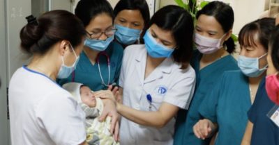 Tổng hợp trưa 16/9: Cháu bé được cứu sống ở tuần thai 31 về nơi ở mới; Gắn biển trả tên đường Lê Văn Duyệt