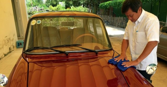 Ông Hải tiếp tục muốn bán ôtô cổ Daihatsu 1000 và áo thi đấu để xây nhà cho người nghèo