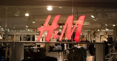 H&M cắt nhà cung cấp Trung Quốc vì cáo buộc vi phạm nhân quyền ở Tân Cương