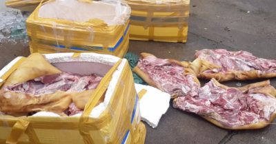 Kiểm tra bất ngờ xe tải, phát hiện 300kg thịt heo thối đang đưa vào Đắk Lắk tiêu thụ