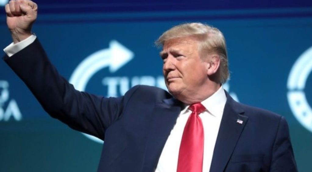 Tổng thống Donald Trump gọi điện đến phiên điều trần Arizona