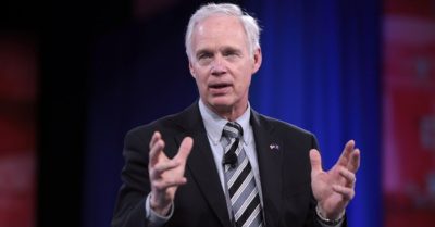 Chủ tịch Ủy ban An ninh nội địa Thượng viện Johnson không công nhận Joe Biden chiến thắng