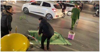 Xe máy va chạm với 3 người bộ hành qua đường, cụ bà thiệt mạng tại chỗ