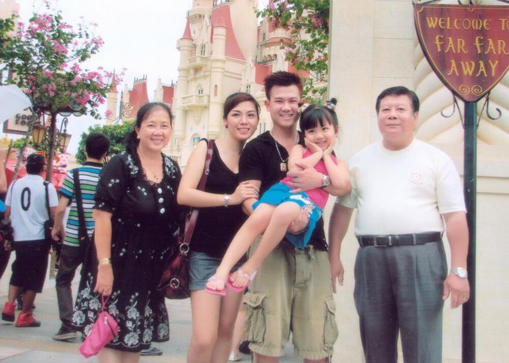 Gia đình ca sĩ Vân Quang Long. Ảnh: NVCC.