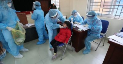 Hà Nội: 35 học sinh lớp 3E, Tiểu học Xuân Phương âm tính lần 1 với Covid-19