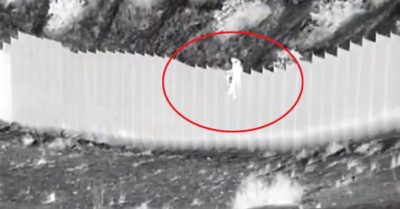 Video bé 3 tuổi và 5 tuổi bị bọn buôn người thả từ độ cao hơn 4m ở biên giới Mỹ-Mexico