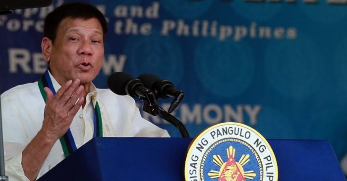 Biển Đông: Philippines gửi công hàm phản đối hàng ngày, dọa trục xuất quan chức Trung Quốc