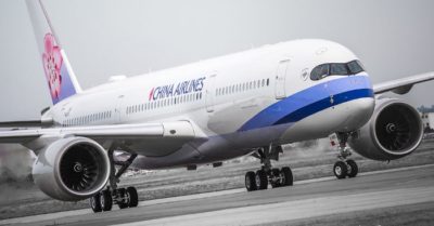 Chim va thủng vỏ ‘siêu máy bay’ A350 tại Tân Sơn Nhất
