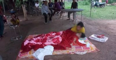 Đá bóng ở sân trường, 6 nam sinh bị sét đánh, 1 em thiệt mạng