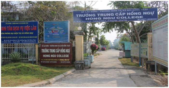 Khu cách ly tập trung Trường Trung cấp Hồng Ngự (ảnh chụp màn hình trên báo dongthap.gov.vn).