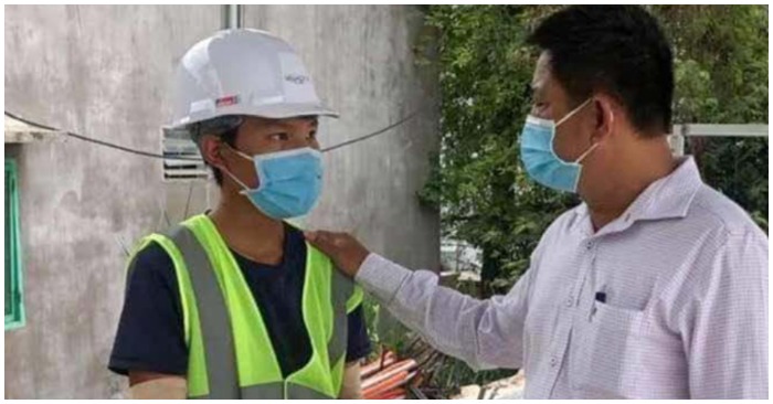 Phó chủ tịch phường đến xin lỗi công dân Trần Văn Em (ảnh chụp màn hình trên báo VietNamNet).