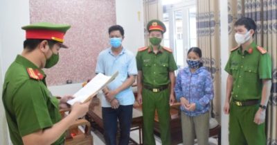 Video khám xét nhà người phụ nữ lừa hơn 33 tỷ đồng của nhiều người bằng chiêu trò góp tiền mua bán heo, bò