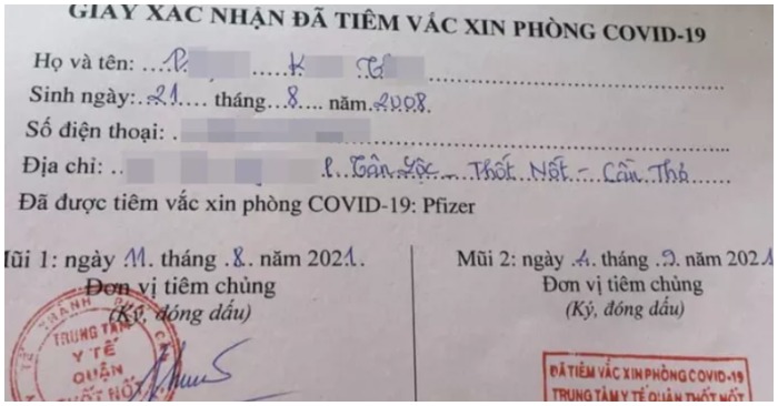 Giấy xác nhận bé gái 13 tuổi đã được tiêm 2 mũi vắc xin Pfizer (ảnh chụp màn hình trên báo Zing).