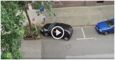 Video: Nữ tài xế lái xe bỏ đi vì loay hoay mãi không vào được chỗ đỗ