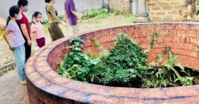 Tô vẽ lên giếng cổ Đường Lâm, họa sĩ đoàn phim bị phạt 2 triệu đồng