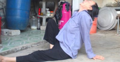 Vợ khóc ngất lên ngất xuống, ngóng tin chồng cùng con và cháu nội mất tích trên biển