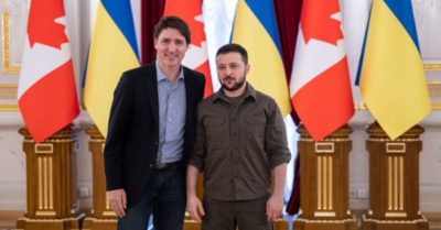 Thủ tướng Canada bất ngờ thăm Ukraine, tuyên bố viện trợ vũ khí mới