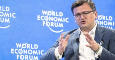 Ngoại trưởng Ukraine chỉ trích NATO ‘đạo đức giả’