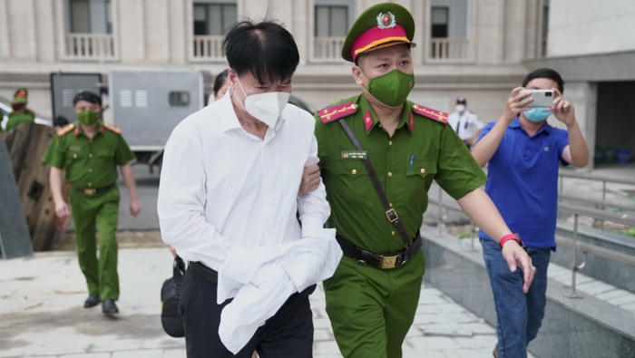 xét xử