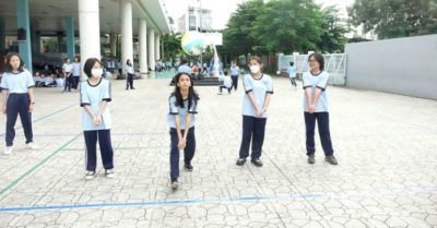 Con đi học sáng thứ Bảy, phụ huynh TP.HCM lo lắng lịch học dày đặc